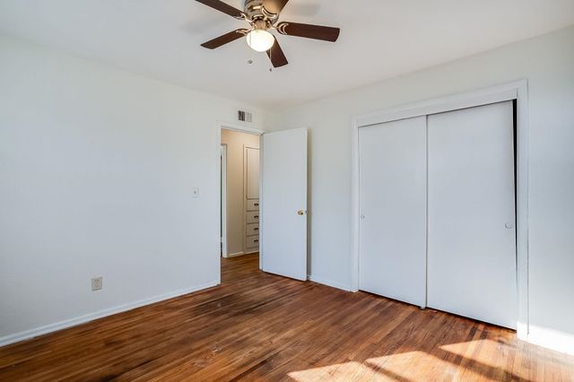 208 S Stearns, Haysville, KS 67060