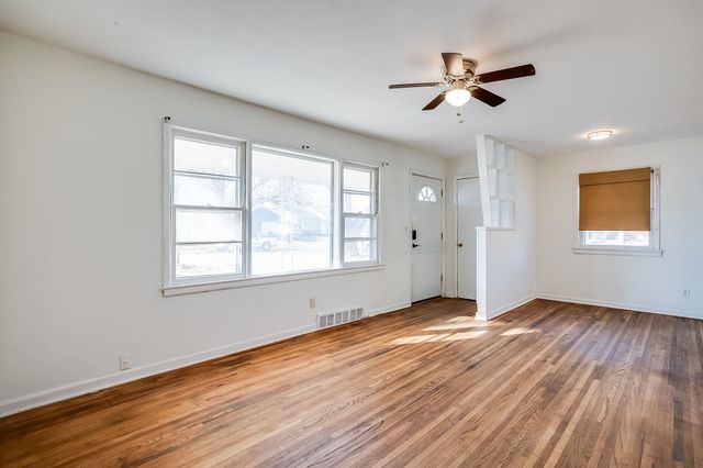 208 S Stearns, Haysville, KS 67060