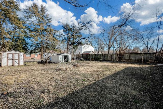 208 S Stearns, Haysville, KS 67060