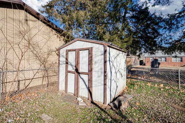 208 S Stearns, Haysville, KS 67060