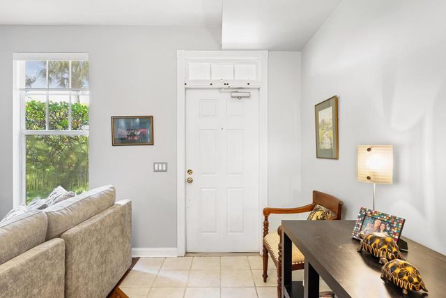 332 Legare Court, Jupiter, FL 33458