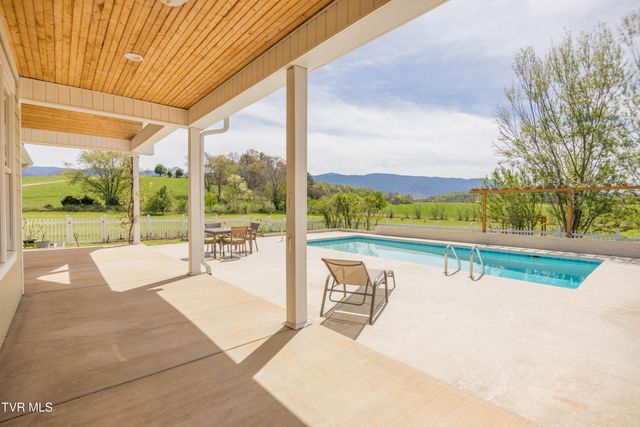 212 Forked Deer Road, Greeneville, TN 37743