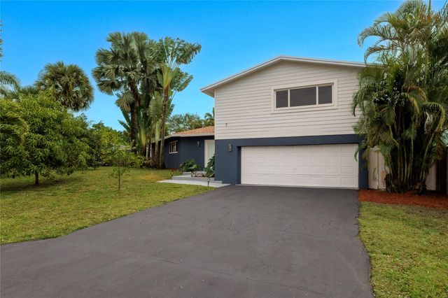 2700 SW 34th Avenue, Fort Lauderdale, FL 33312