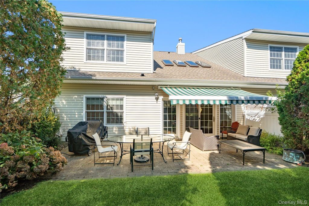 193 Pond View Drive, Port Washington, NY 11050 — photo 2