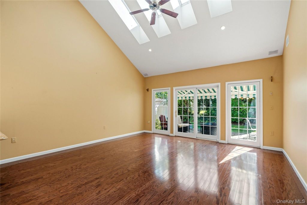 193 Pond View Drive, Port Washington, NY 11050 — photo 3