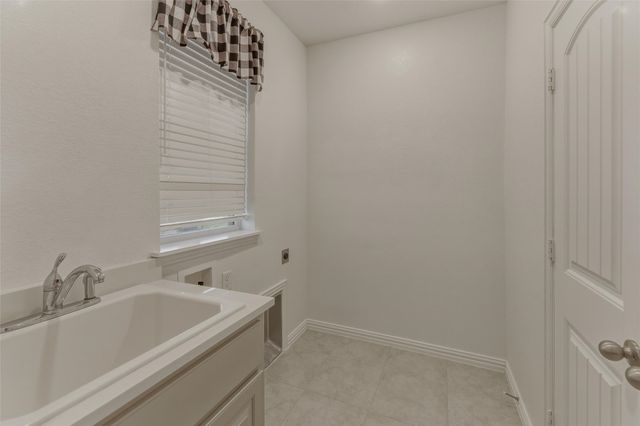 1037 Flagstone Drive, Weatherford, TX 76085