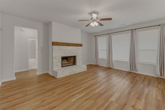 1037 Flagstone Drive, Weatherford, TX 76085