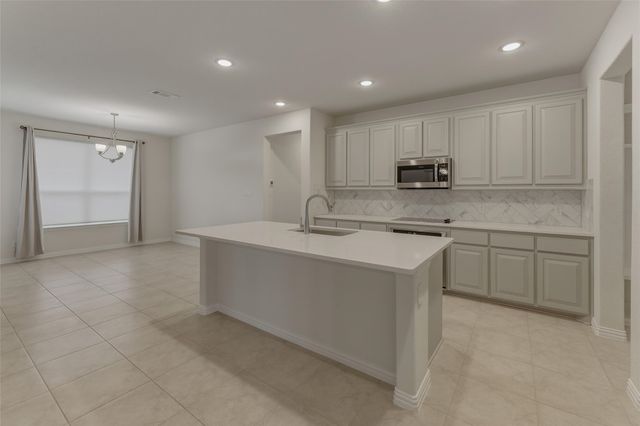 1037 Flagstone Drive, Weatherford, TX 76085