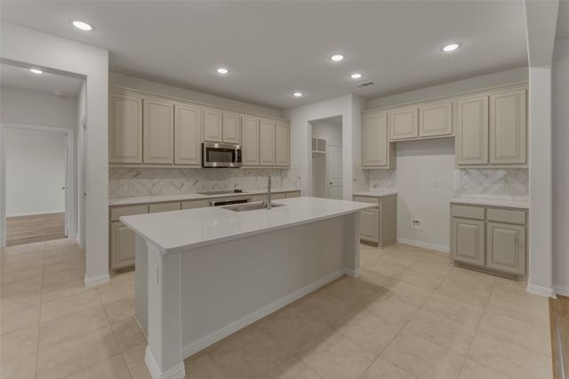 1037 Flagstone Drive, Weatherford, TX 76085
