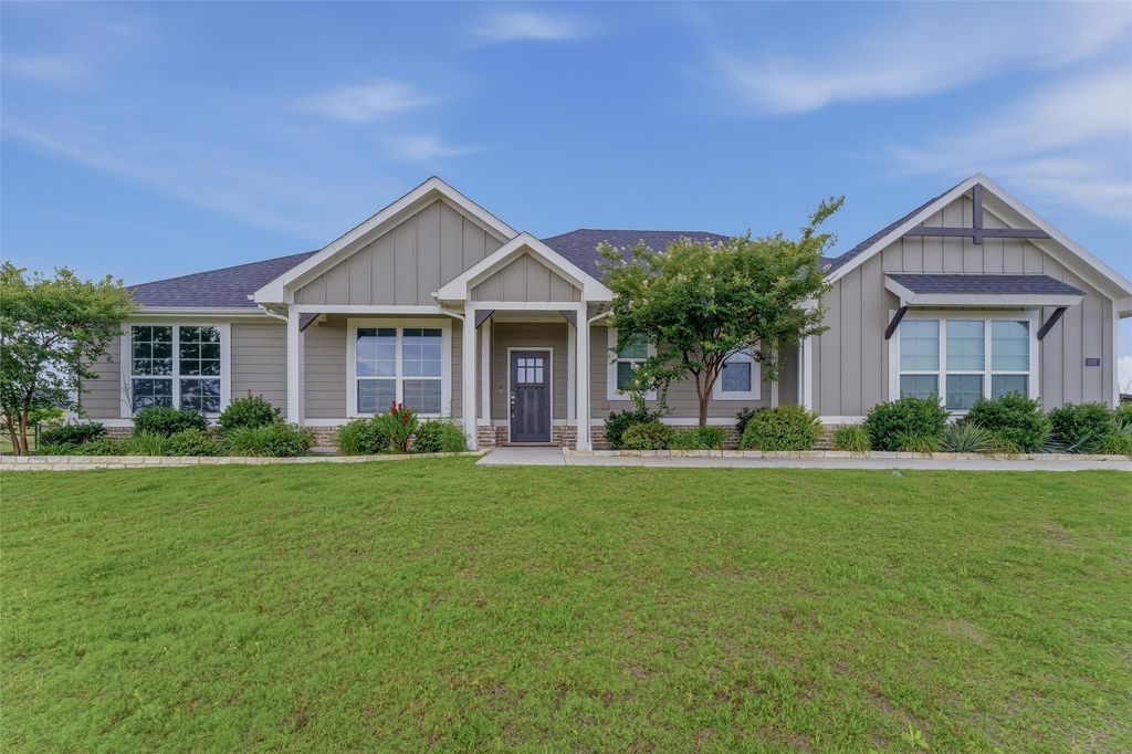 1037 Flagstone Drive, Weatherford, TX 76085