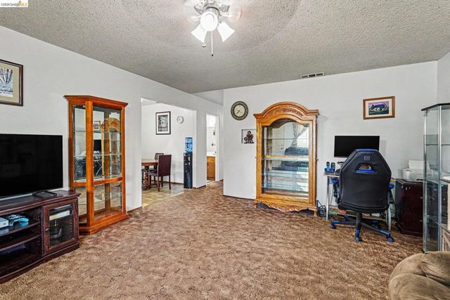 3193 Hosie Ave, Byron, CA 94514