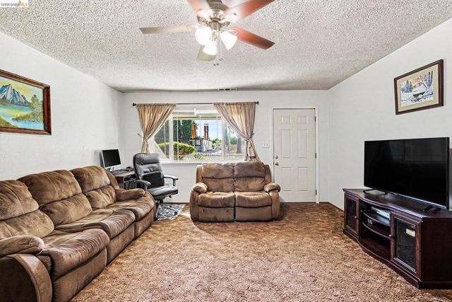 3193 Hosie Ave, Byron, CA 94514
