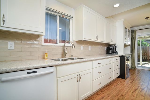 1208 Rose Tree Way, Sacramento, CA 95831