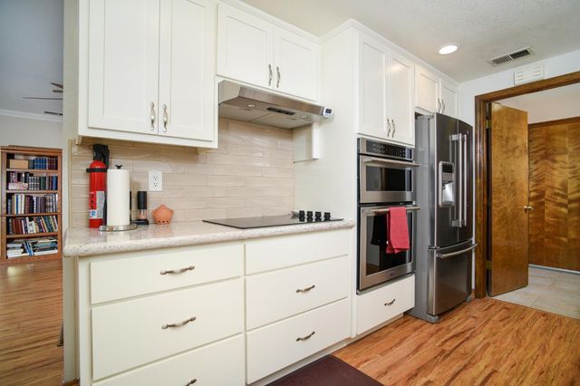 1208 Rose Tree Way, Sacramento, CA 95831