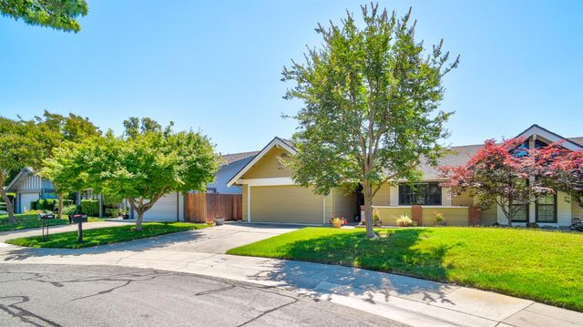 1208 Rose Tree Way, Sacramento, CA 95831