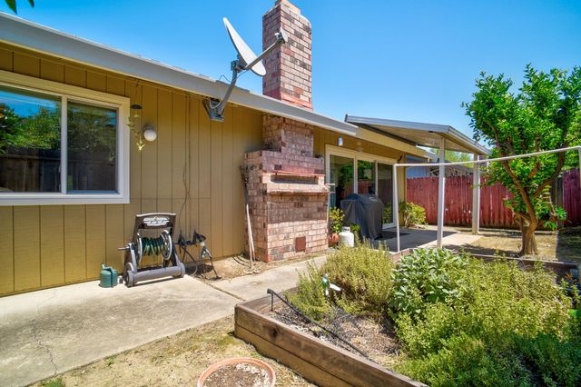 1208 Rose Tree Way, Sacramento, CA 95831