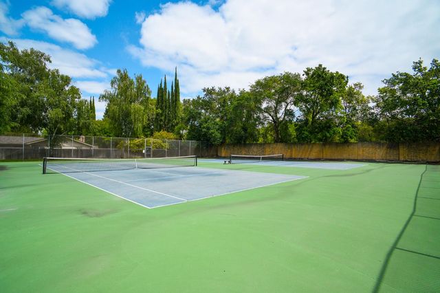 1208 Rose Tree Way, Sacramento, CA 95831