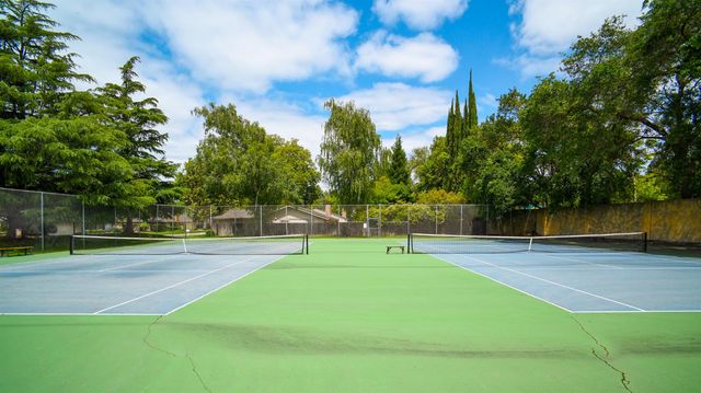 1208 Rose Tree Way, Sacramento, CA 95831