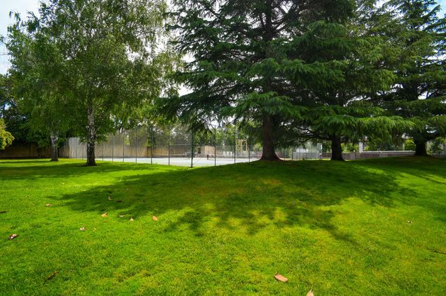 1208 Rose Tree Way, Sacramento, CA 95831