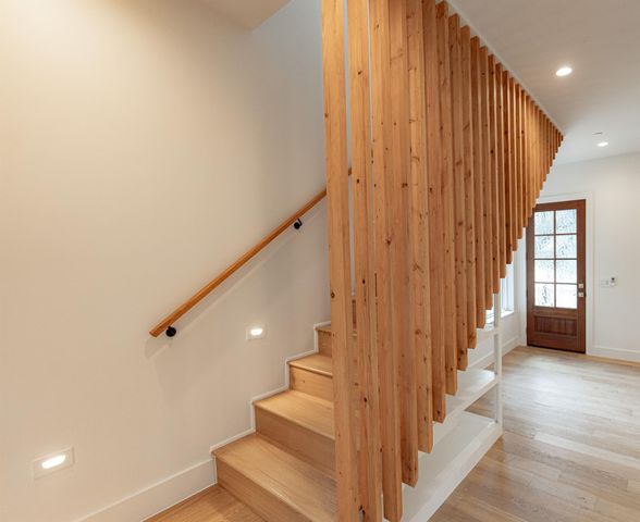 1301 Minnie DR, Austin, TX 78732