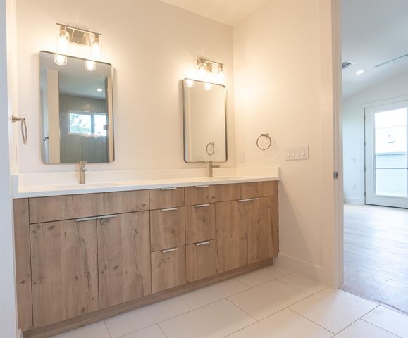 1301 Minnie DR, Austin, TX 78732