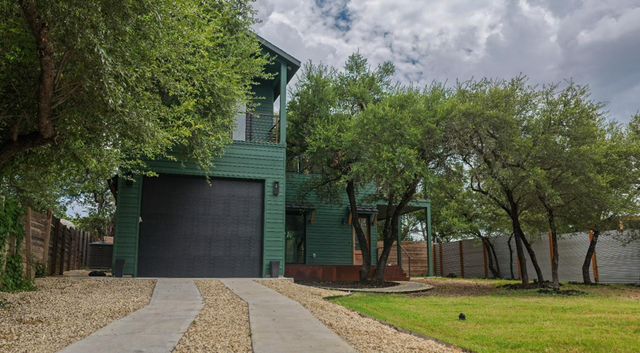 1301 Minnie DR, Austin, TX 78732