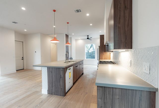 1301 Minnie DR, Austin, TX 78732
