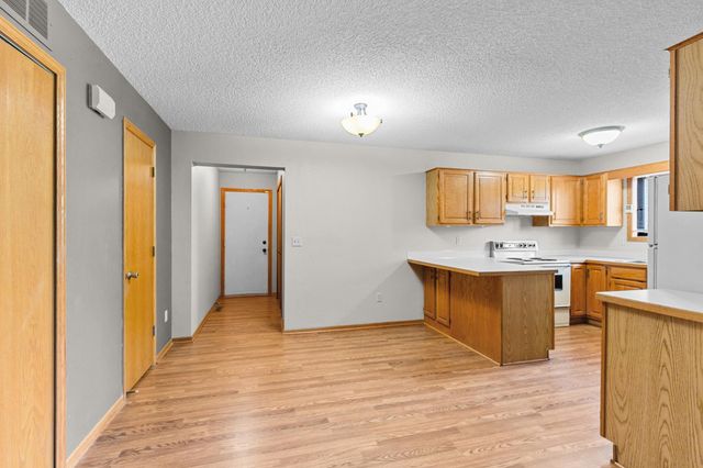 5445 Orleans Lane N 7, Plymouth, MN 55442