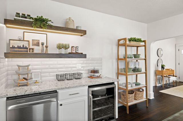 921 Madison Avenue, Des Moines, IA 50313