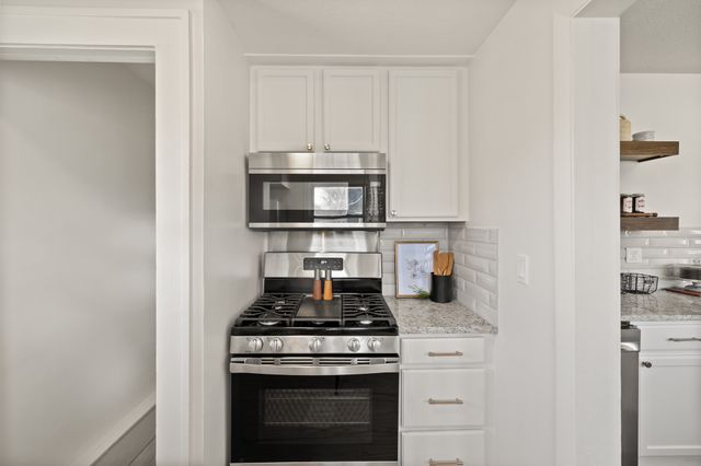 921 Madison Avenue, Des Moines, IA 50313