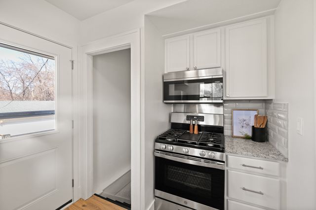 921 Madison Avenue, Des Moines, IA 50313