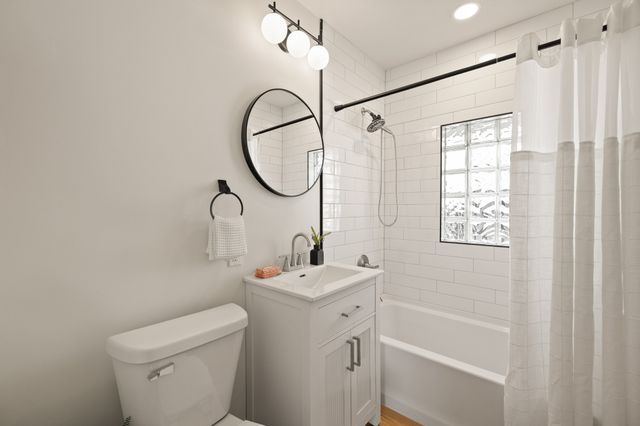 921 Madison Avenue, Des Moines, IA 50313