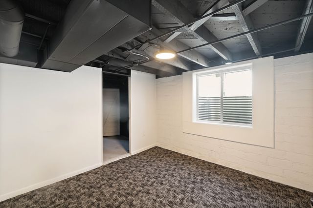 921 Madison Avenue, Des Moines, IA 50313