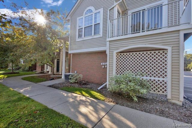 5452 Pine Aires Drive, Sterling Heights, MI 48314