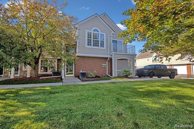 5452 Pine Aires Drive, Sterling Heights, MI 48314