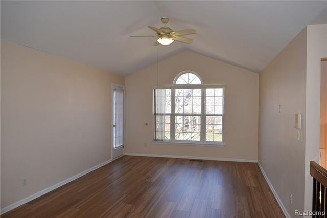 5452 Pine Aires Drive, Sterling Heights, MI 48314