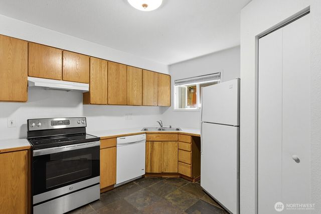 16524 35th Avenue NE, Lake Forest Park, WA 98155