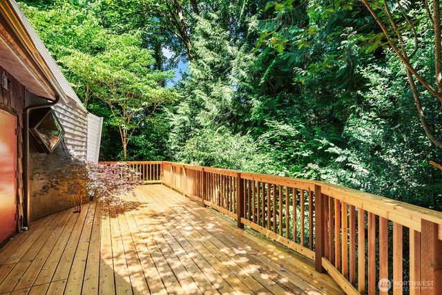 16524 35th Avenue NE, Lake Forest Park, WA 98155