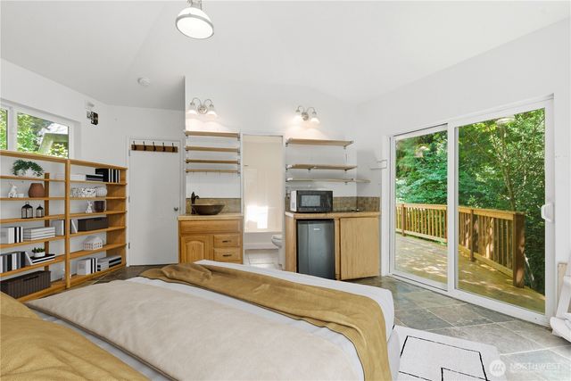 16524 35th Avenue NE, Lake Forest Park, WA 98155