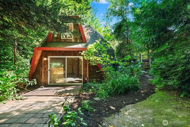 16524 35th Avenue NE, Lake Forest Park, WA 98155