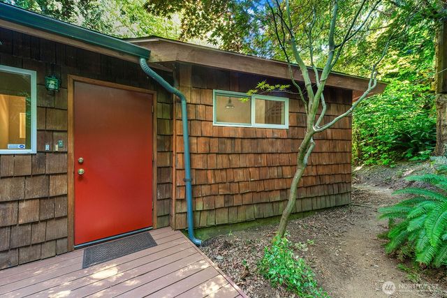 16524 35th Avenue NE, Lake Forest Park, WA 98155