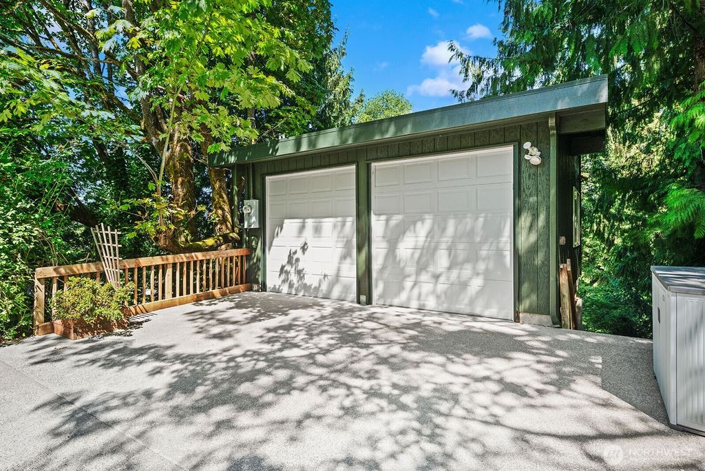 16524 35th Avenue NE, Lake Forest Park, WA 98155