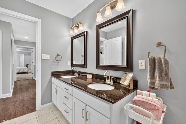 347 Westbrook Court, Columbus, IN 47201