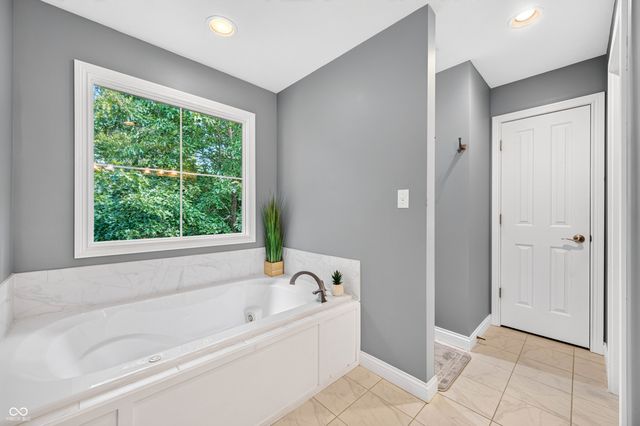 347 Westbrook Court, Columbus, IN 47201