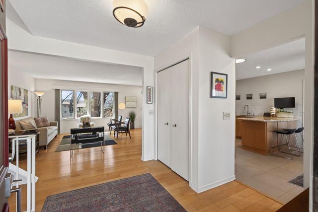 12806 Country View Lane, Burnsville, MN 55337