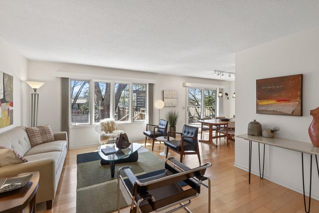 12806 Country View Lane, Burnsville, MN 55337