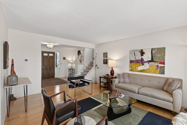 12806 Country View Lane, Burnsville, MN 55337