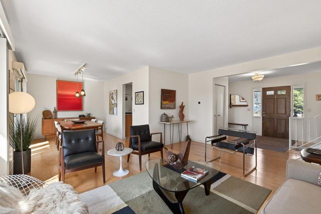 12806 Country View Lane, Burnsville, MN 55337