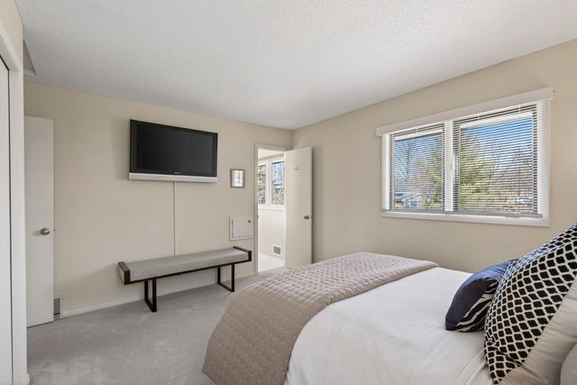 12806 Country View Lane, Burnsville, MN 55337