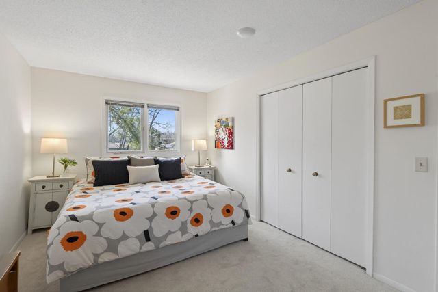 12806 Country View Lane, Burnsville, MN 55337